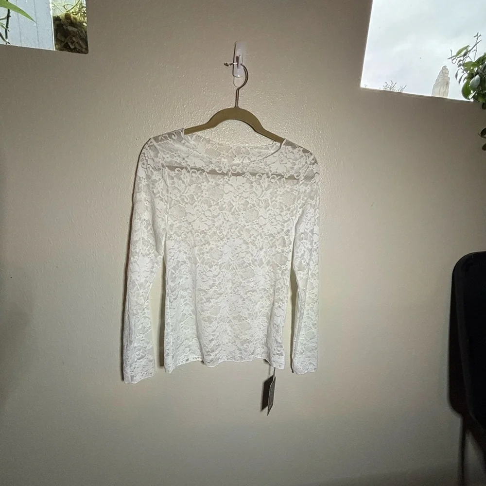 Chic White Lace Women's Blouse NWT - Picture 5 of 5